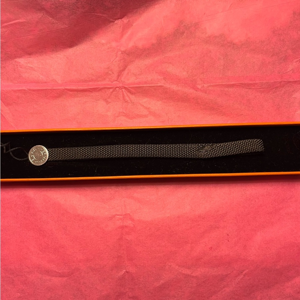 Hermès wristlet/phone strap with manufacturer flaw NIB - Picture 3 of 4